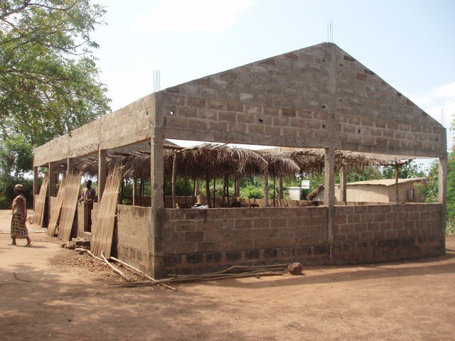 Rohbau der Kirche in Atchavé 2013